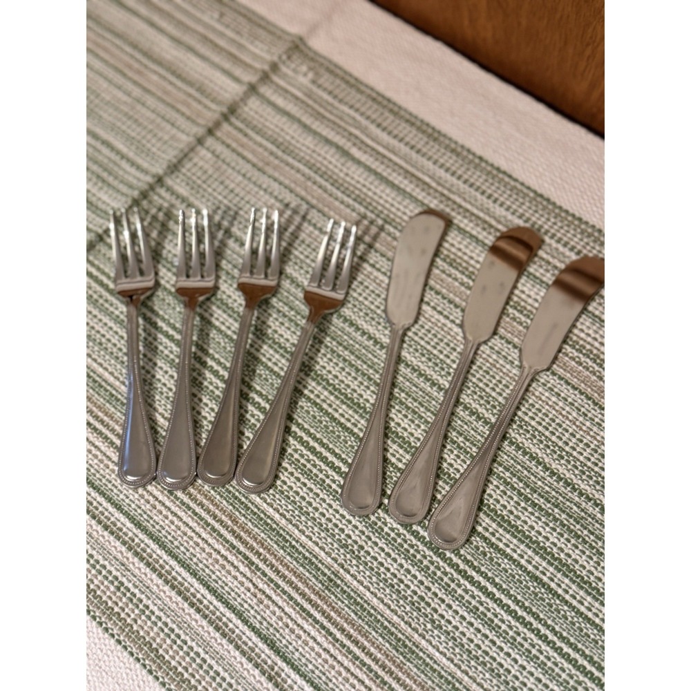 Towle Beaded 18/10 Stainless Steel 4 Forks 3 Butter Knives Cocktail Set Vietnam - Picture 5 of 8